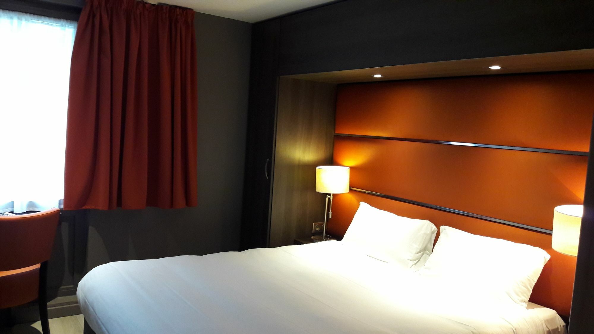 Hotel Crocus Caen Memorial Экстерьер фото